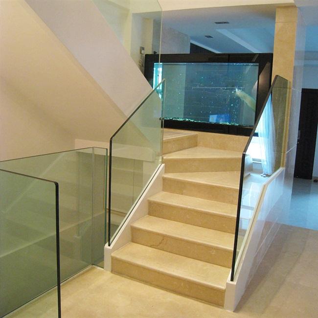 楼梯玻璃