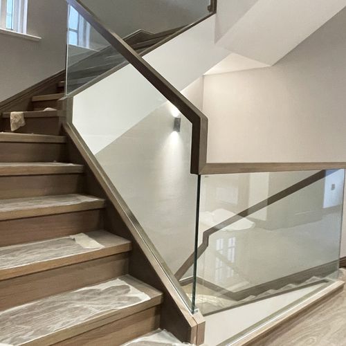 楼梯扶手玻璃